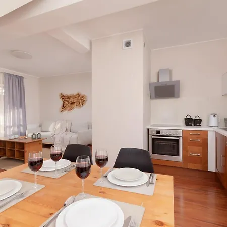 Kaszelewskiego By Renters Apartment